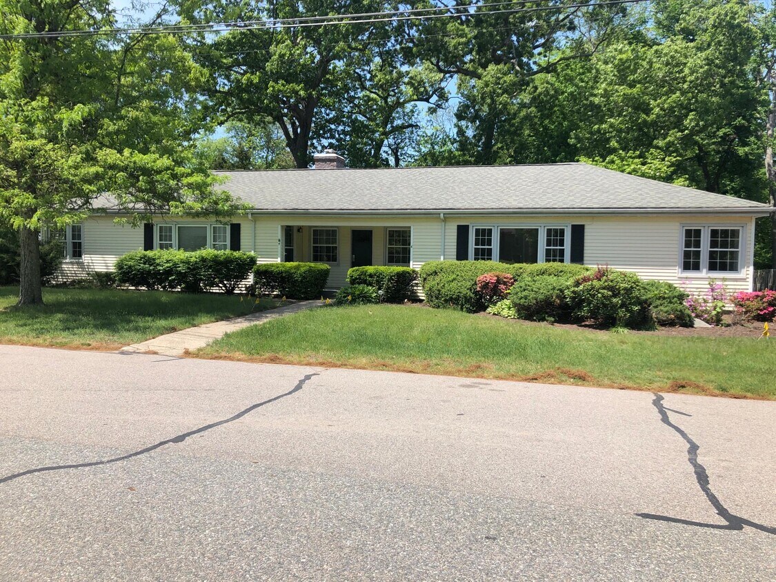 6 Frontier Rd Unit 6, Warwick, RI 02889 Apartments in Warwick, RI