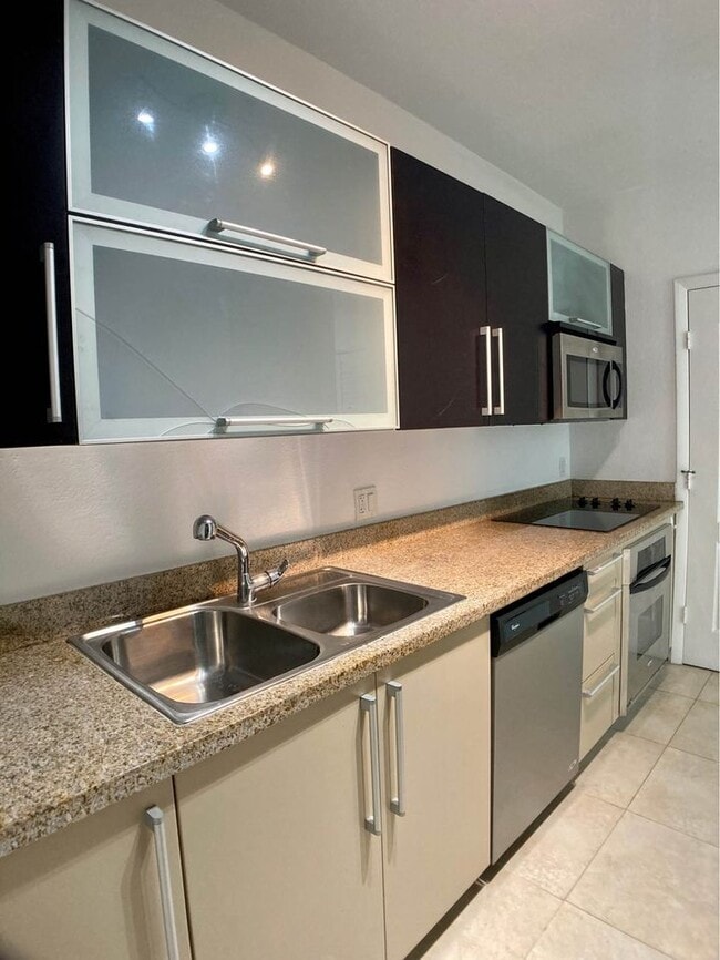 Foto del edificio - 500 NE 29th St