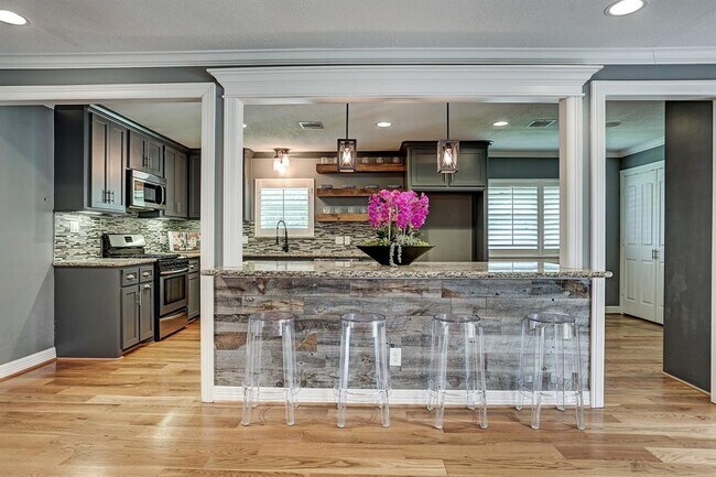 Building Photo - 4801 Willowbend Blvd