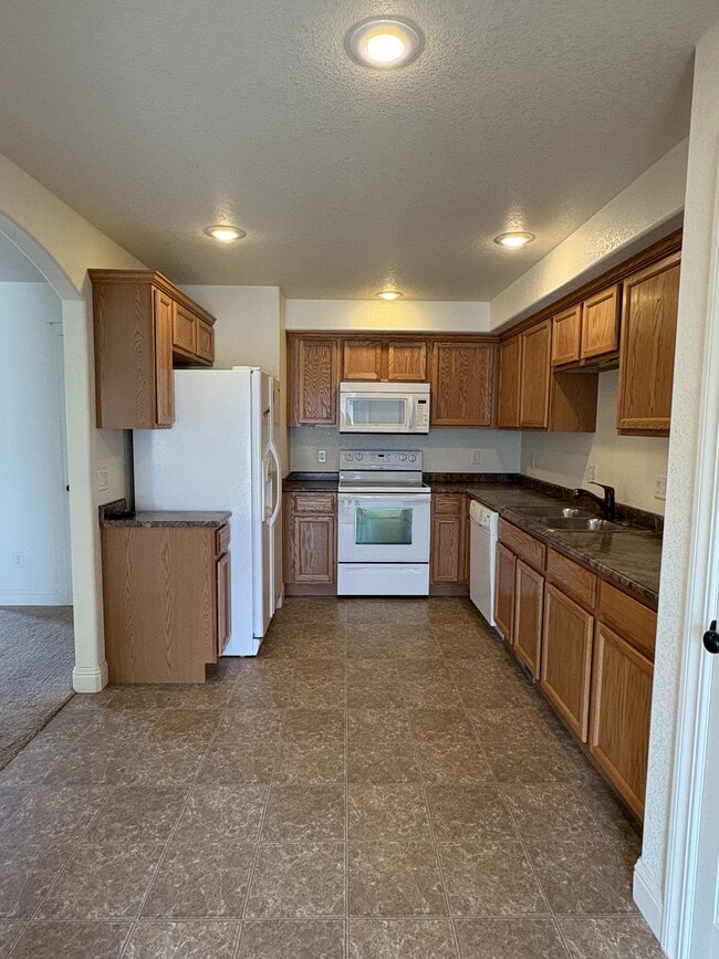 Building Photo - 3917 Gunsmoke Rd