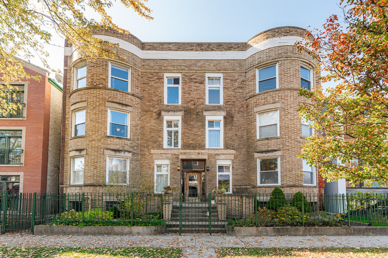Primary Photo - 6116 S Ellis Ave