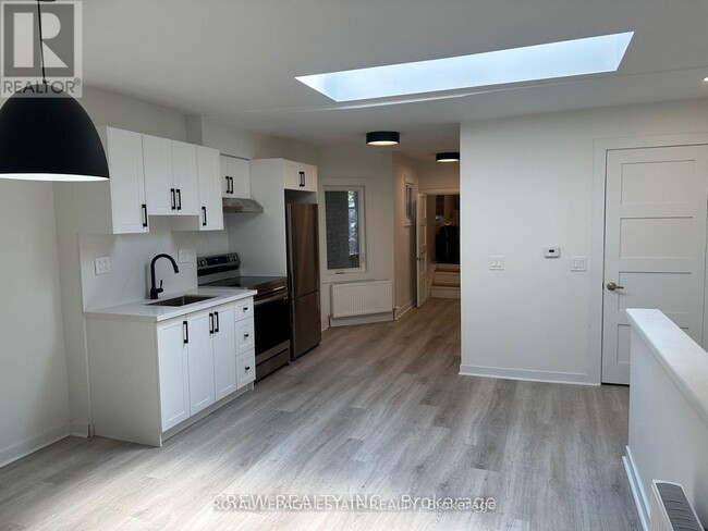 Building Photo - 1007 Kingston Rd