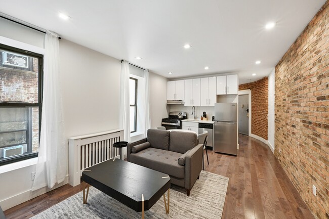 Building Photo - #597 Full room in West Harlem 4-bed / 2.0