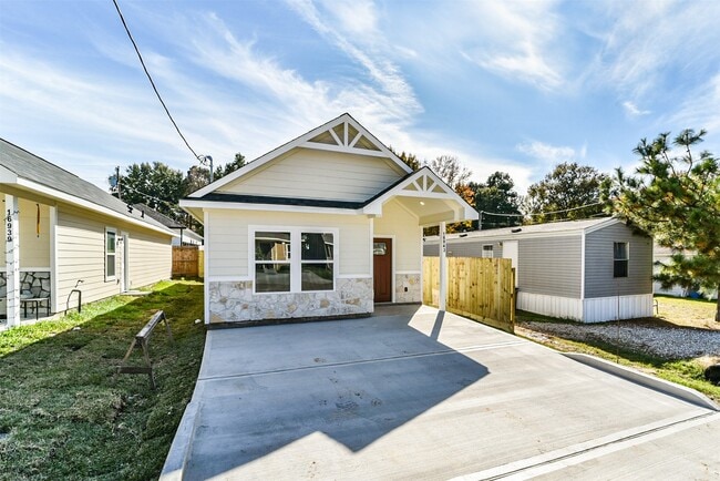 Building Photo - 16943 W Juneau St