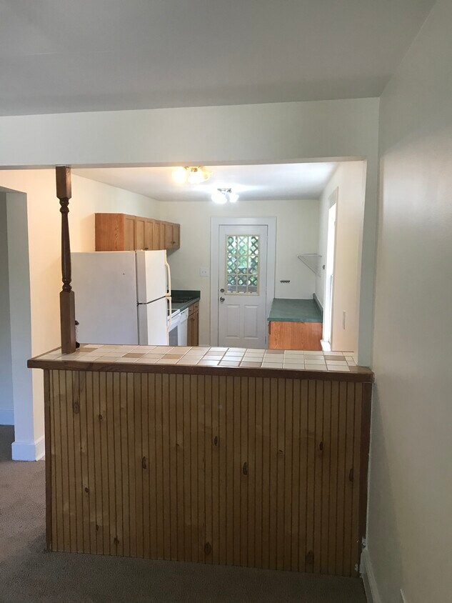 96 Rhode Island Ave, Fairfield, CT 06824 Apartments in Fairfield, CT