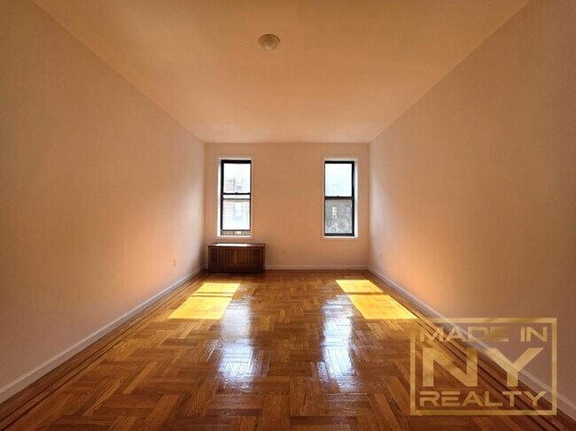 Foto del edificio - 1 bedroom in SUNNYSIDE NY 11104