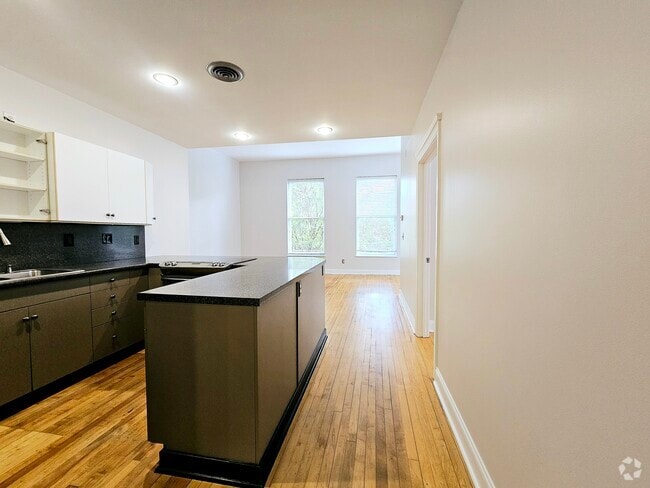 Building Photo - 236 S Elm St