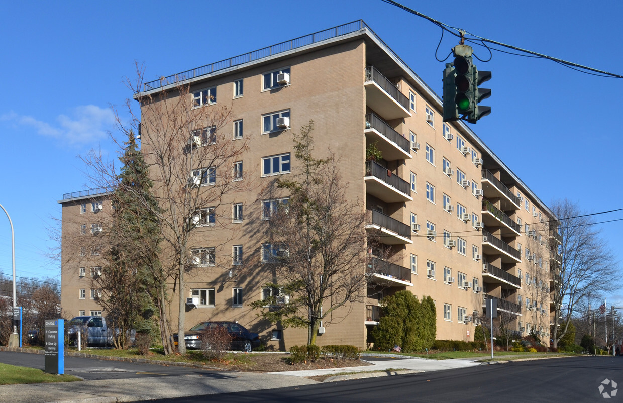 Primary Photo - Newport Towers West