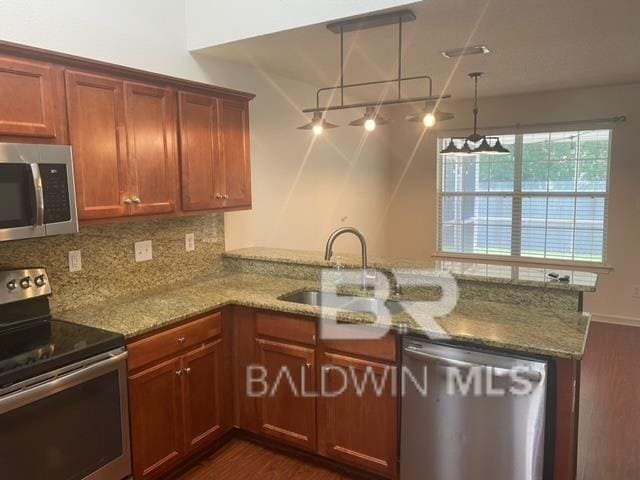Building Photo - 770 Wedgewood Dr