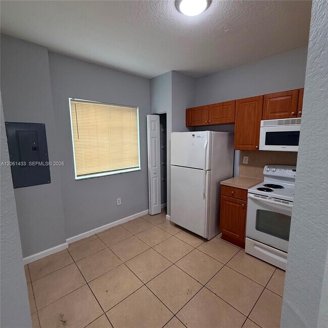 Foto del edificio - 8811 S Isles Cir