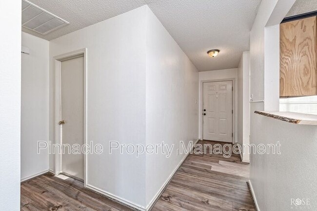 Building Photo - 1229 Elmo Ln