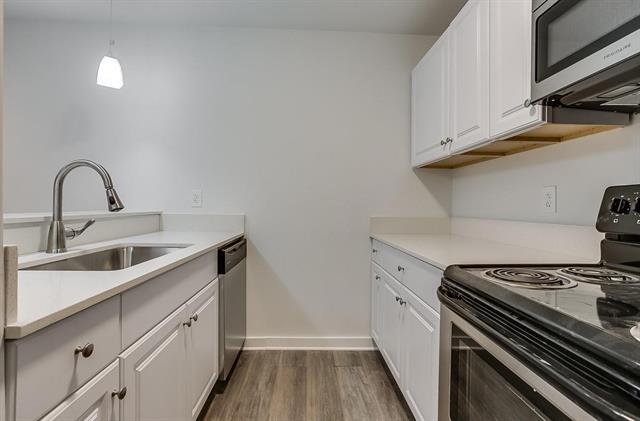 Foto principal - 2902 Douglas Ave
