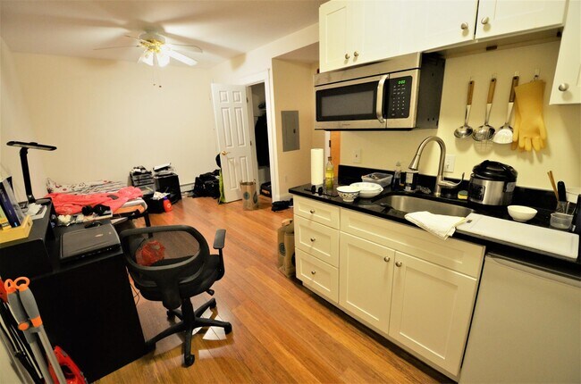 Foto del edificio - 79 Westland Ave