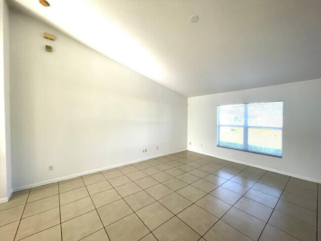 Foto del edificio - 1061 SW Coleman Ave