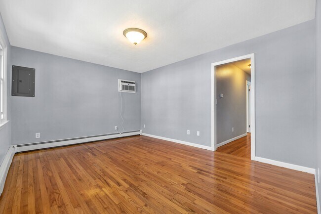Building Photo - 509 Westfield Ave