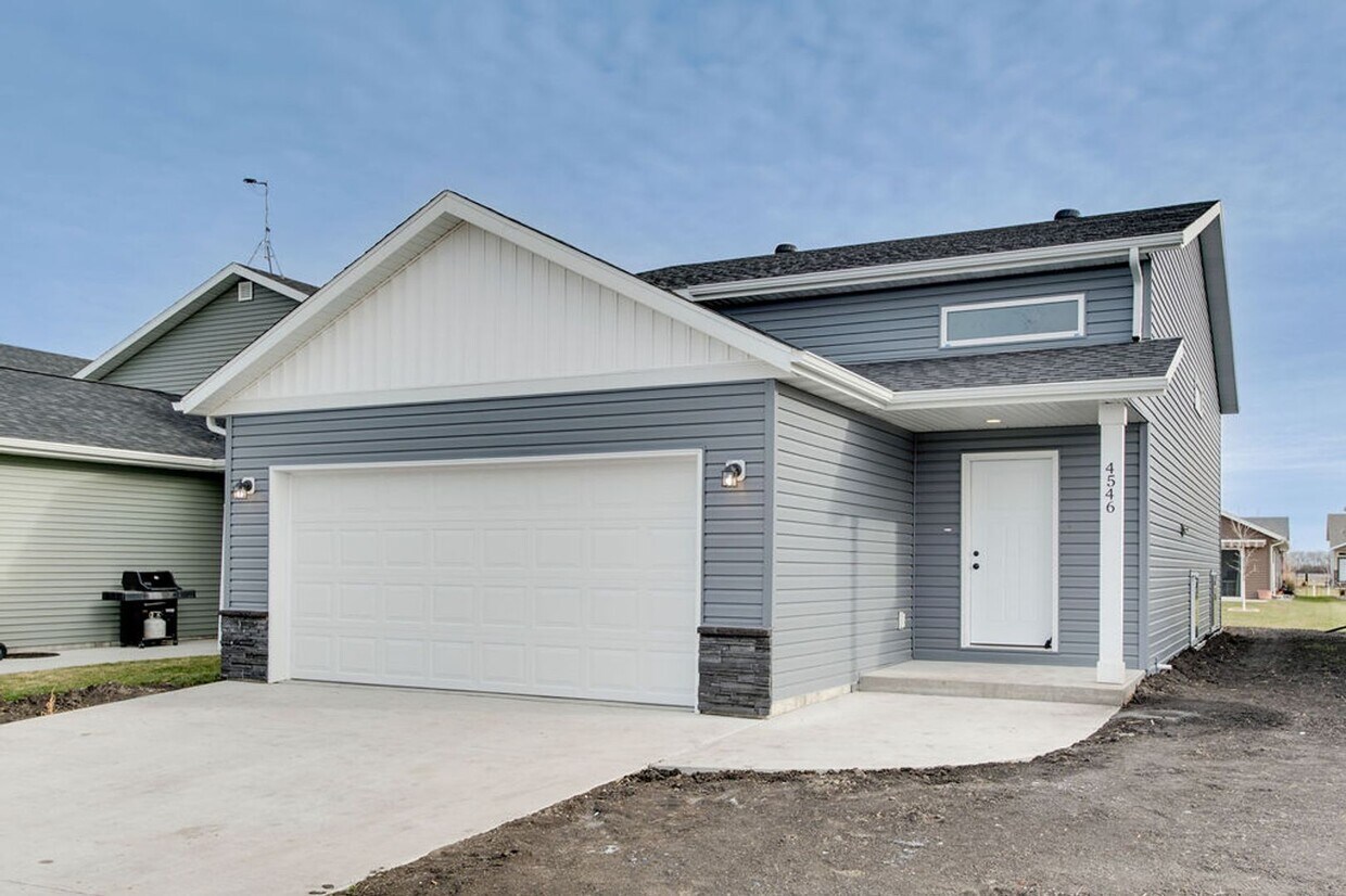 Primary Photo - NEW BUILD: 4 bd/2 bath AVAILABLE ASAP