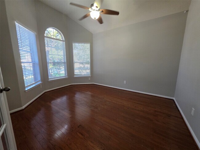 Foto del edificio - 6169 Mitchell Ct