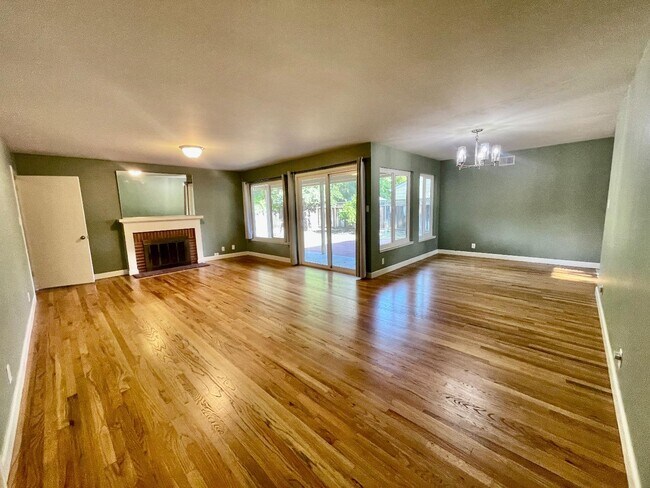 Building Photo - 1604 Collingwood Ave