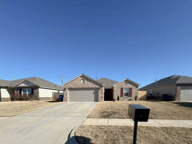 Foto del edificio - 3BD/2BTH Home Minutes from Lake El Reno!