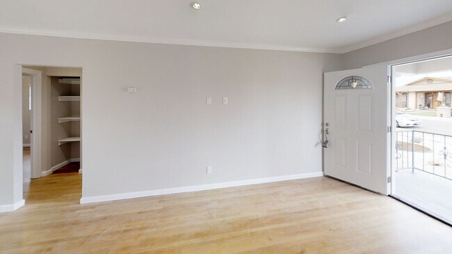 Foto del edificio - Cozy 3BD/1BA w/ Large Kitchen!