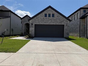 Building Photo - 307 Green Gables Dr