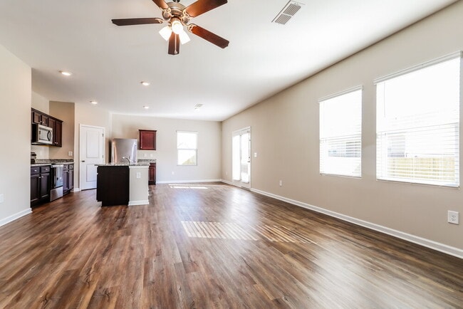 Building Photo - 3770 Place Dr