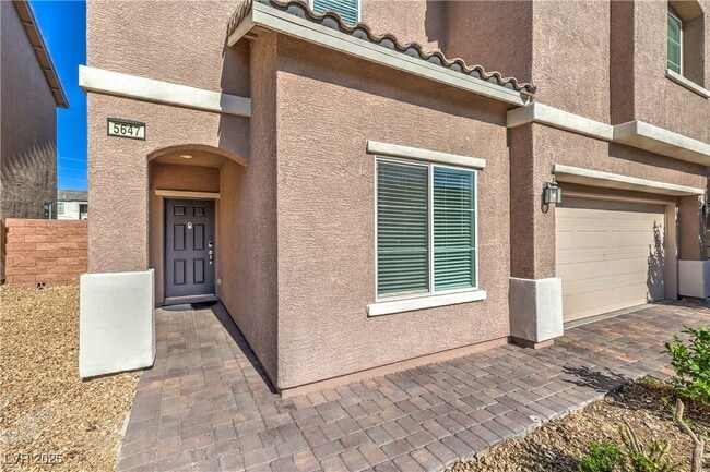 Building Photo - 5647 Colante Falls Dr