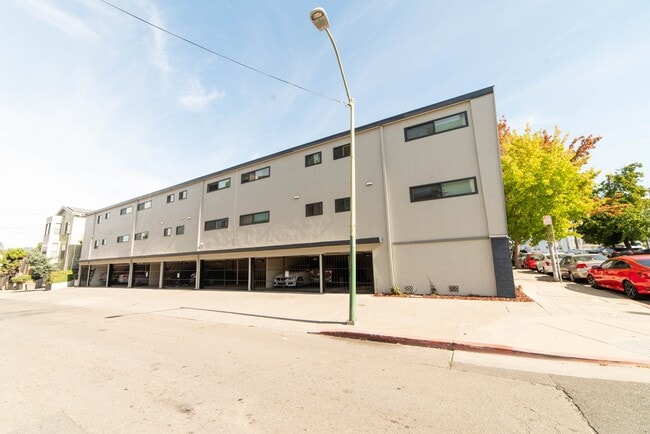 Building Photo - NEW 200 East 15th Street