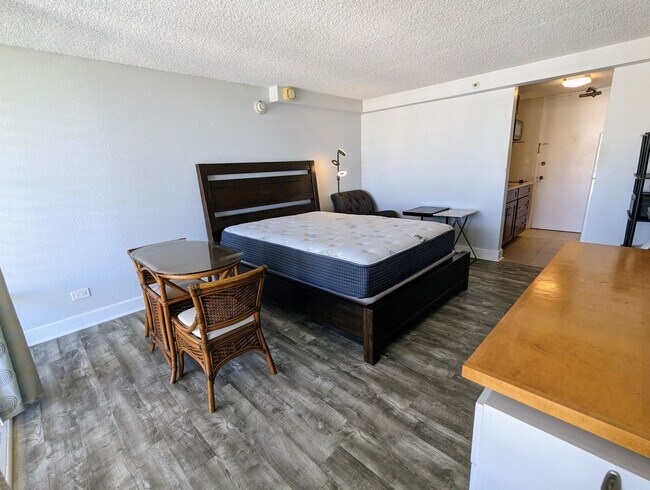Foto del edificio - Partially Furnished  Studio with 1-Bath at...