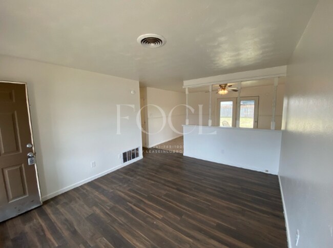 Foto del edificio - 3 bedroom, 2 bath, 1 car garage
