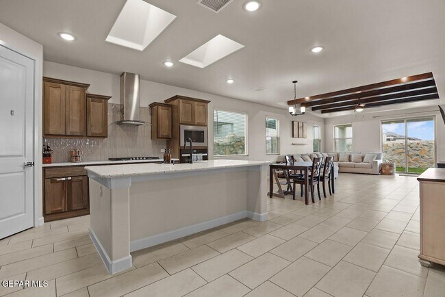 Building Photo - 13183 Emerald Isle St