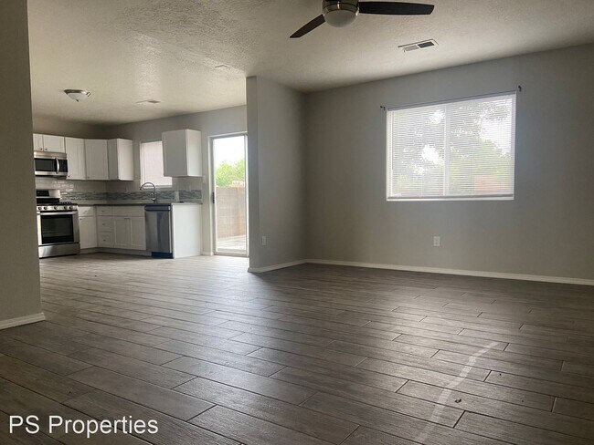 Building Photo - 3005 Quail Pointe Dr NW