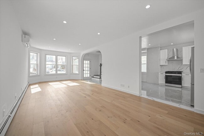 Building Photo - 154-25 13th Ave