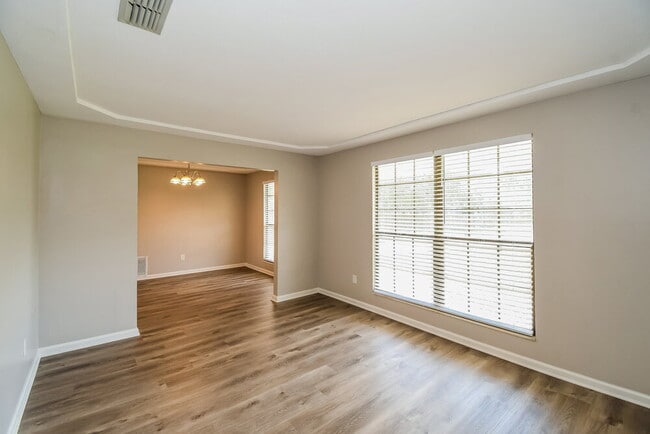 Building Photo - 2621 Grafton Dr
