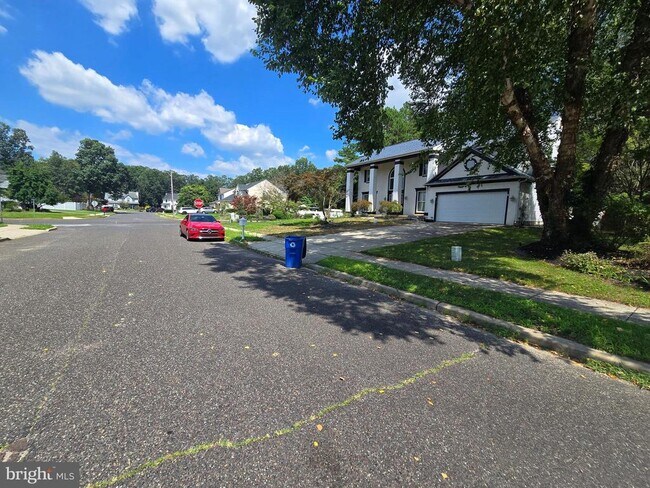Building Photo - 1 Radcliff Ct