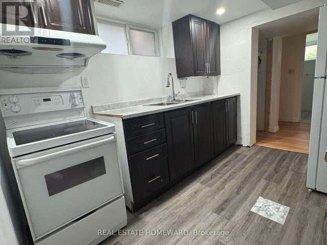 Building Photo - 30 Marchington Cir