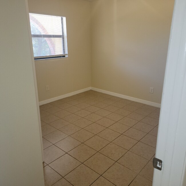 Foto del edificio - 4030 78th Ave N