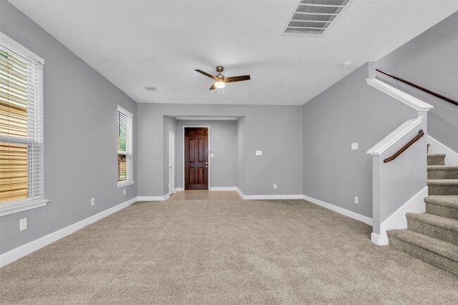 Building Photo - 2707 Volute