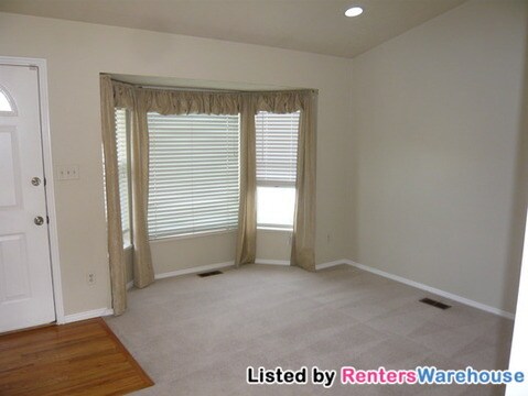 Building Photo - 9856 S Mumford Dr