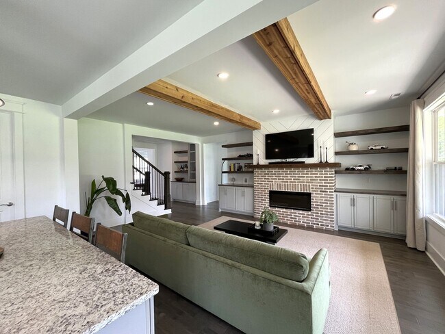 Building Photo - Beautiful 3br 2.5ba Like-New Home in Murfreesboro!