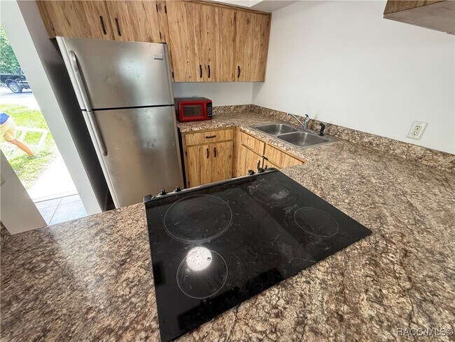 Foto del edificio - 412 Tompkins St