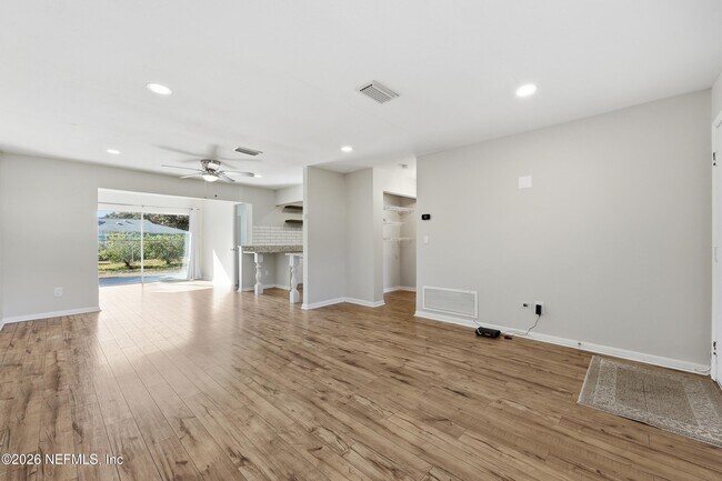 Foto del edificio - 335 Palos Ct