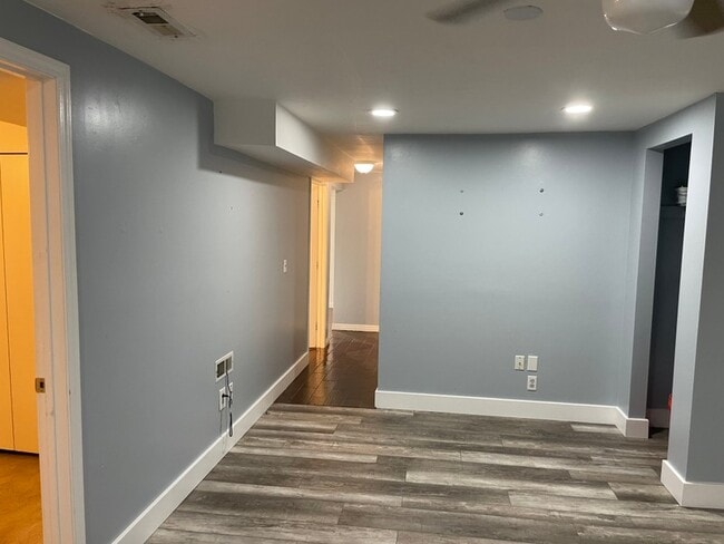 Building Photo - 141 W 8710 S