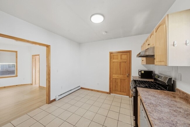 Building Photo - 62 Empire St