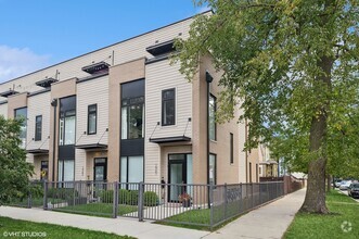 Building Photo - 1901 N Monticello Ave