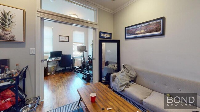 Foto del edificio - 722 Tenth Avenue