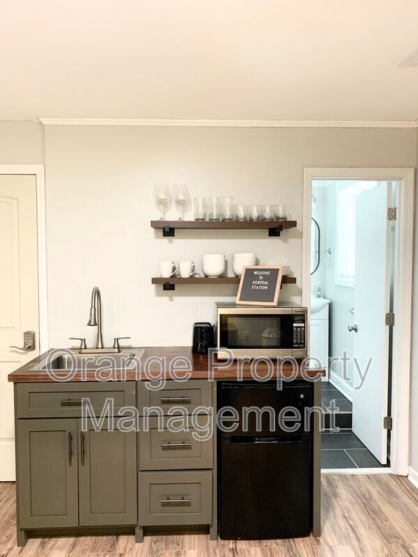 Foto del edificio - 328 Wellington Way