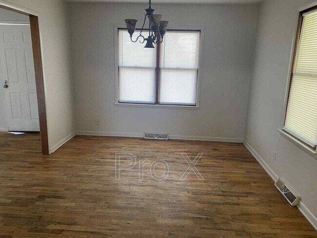 Foto del edificio - 2239 S Garrison Ave