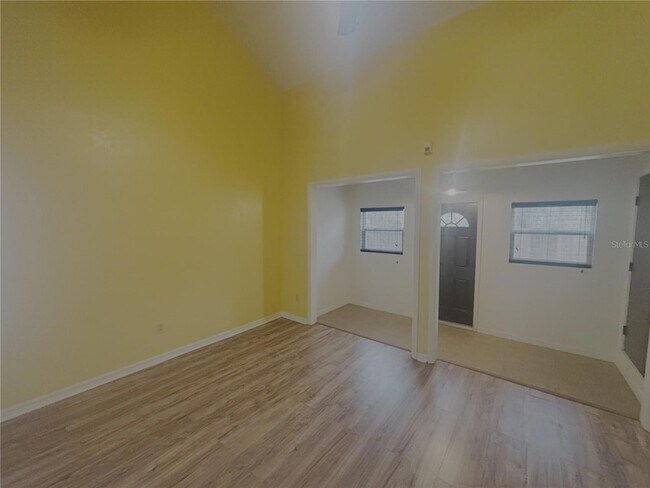 Foto del edificio - 900 SW 62nd Blvd