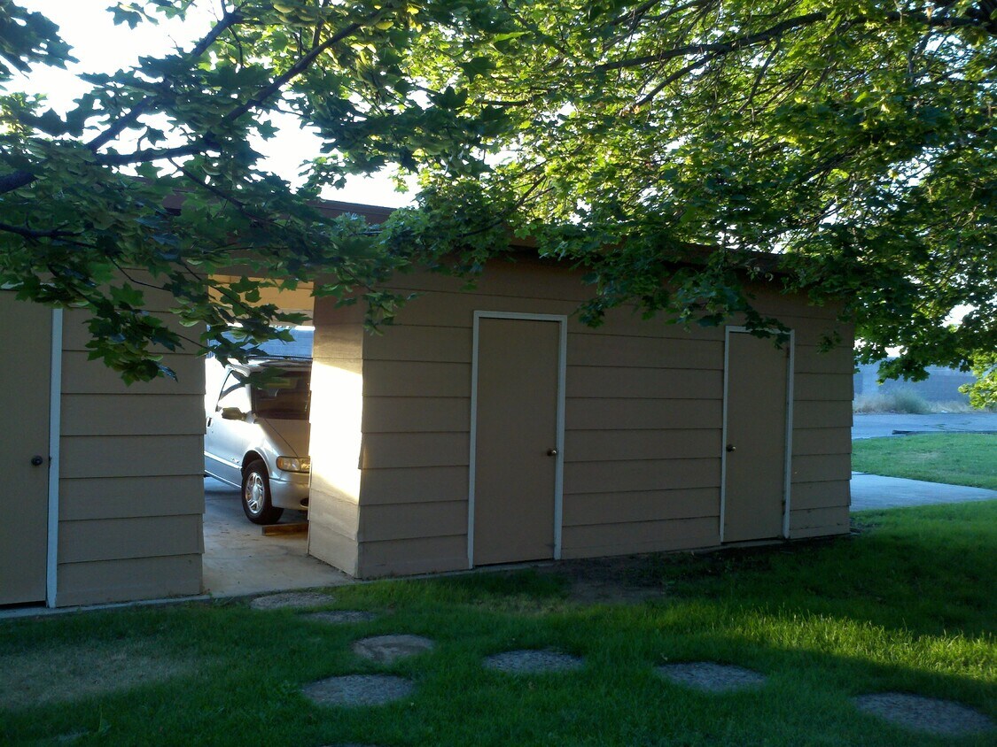 Storage area plus covered parking - 477 White Cloud Dr